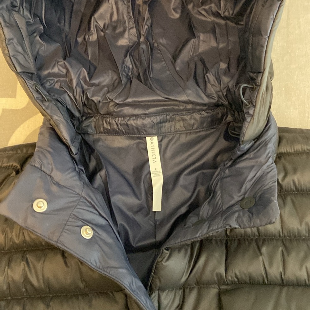 New Athleta reversible puffer jacket - Picture 2 of 6